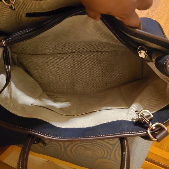 Dooney & Bourke- Navy Blue dark leather tote - Picture 7 of 9